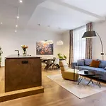 Luxury Riverside * براغ