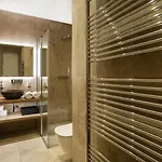Luxury Riverside شقة *