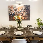 Luxury Riverside شقة براغ
