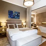 Luxury Riverside