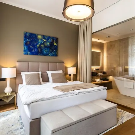 Luxury Riverside * Prague